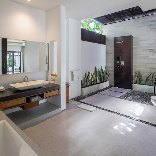 Villa Illam - Master Bedroom at night